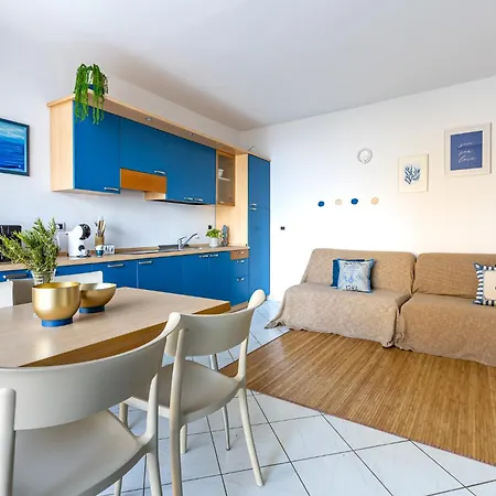 Boat/open Space Front Mare/spiaggia+ Box Apartment